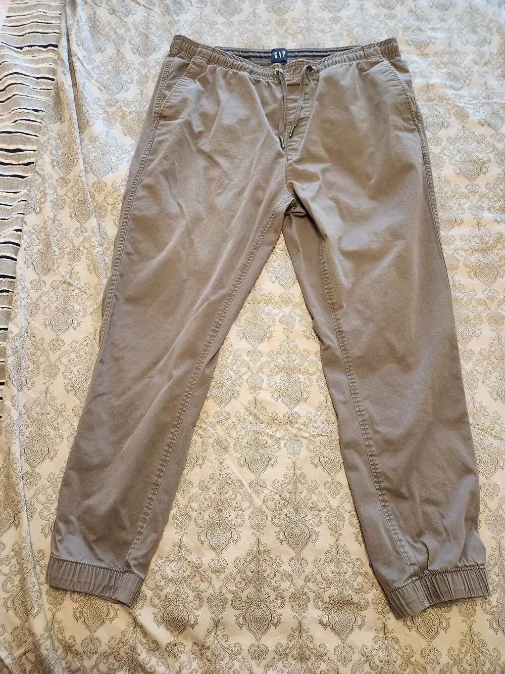 Gap Men's Gray Drawstring Elastic Waist Jogger Pants